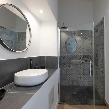Loft Au Style Contemporain A 150m Des Plages De Juan-les-pins *